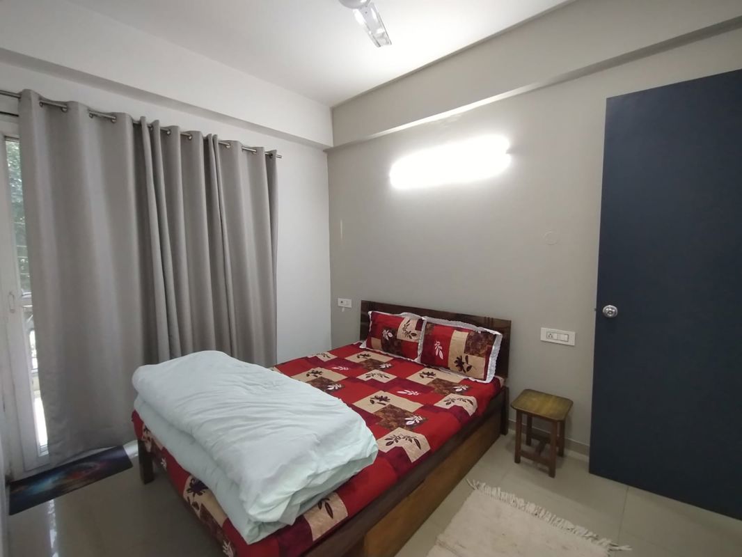2 BHK for rent in Sector 52, Gurugram — semi-furnished — 170 sq.ft — Ardee Mall