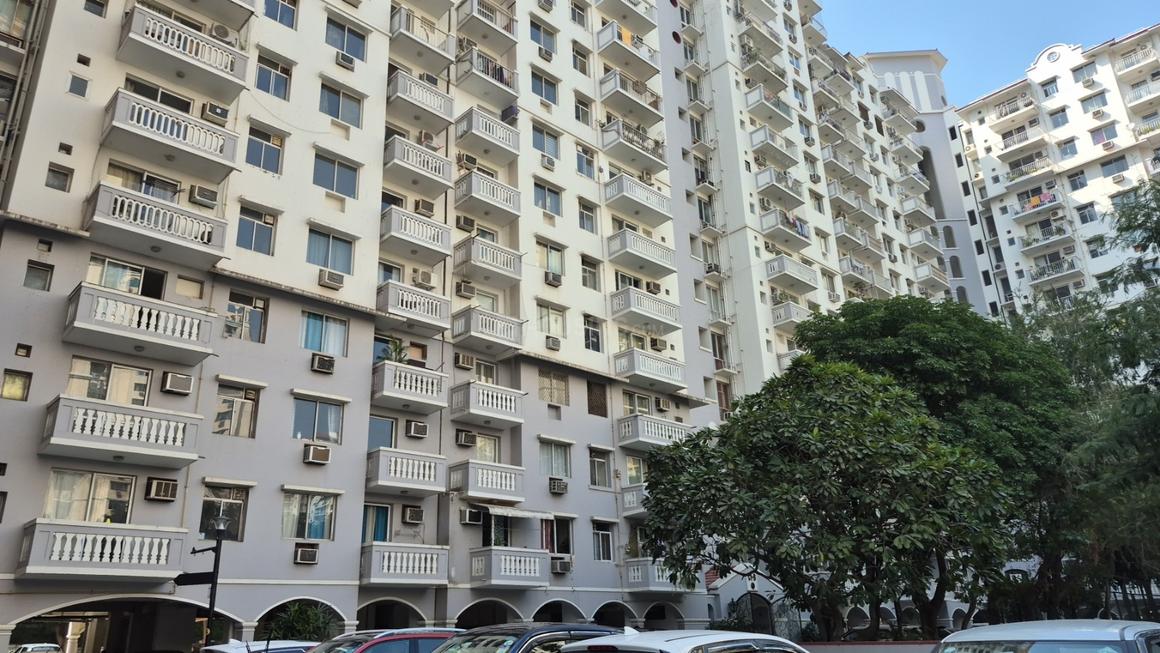 2 BHK for rent in Sector 53, Gurugram — 1550 sq.ft — DLF Carlton Estate