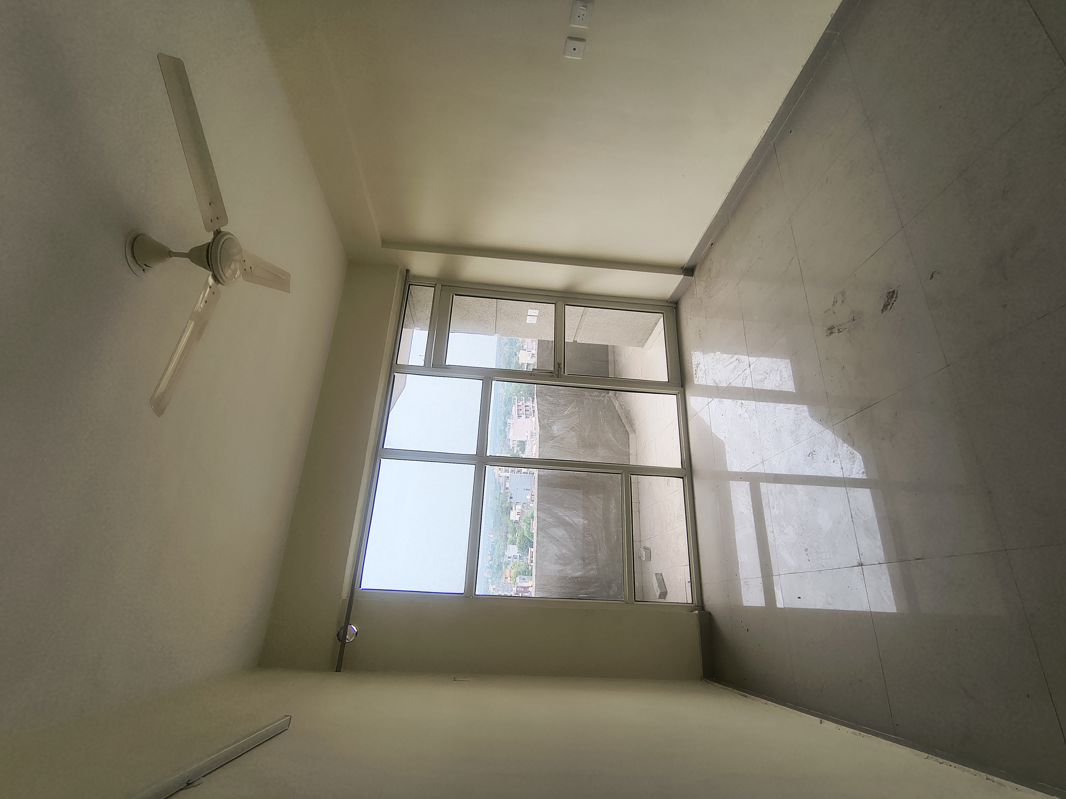2 BHK for rent in Sector 59, Gurugram — semi-furnished — 1000 sq.ft — Pyramid Midtown