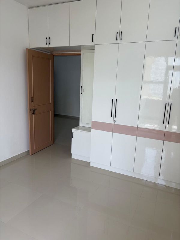2 BHK for rent in Sector 59, Gurugram — semi-furnished — 1000 sq.ft — Pyramid Midtown