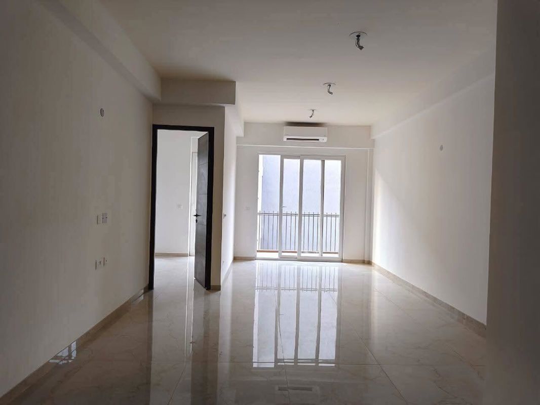 2 BHK for rent in Sector 61, Gurugram — semi-furnished — 1200 sq.ft — Smart World Orchard