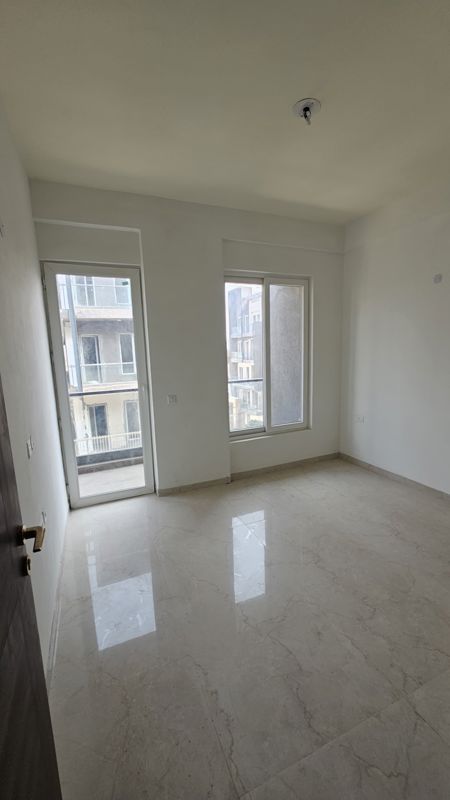2 BHK for rent in Sector 61, Gurugram — semi-furnished — 1250 sq.ft — Smart World Orchard