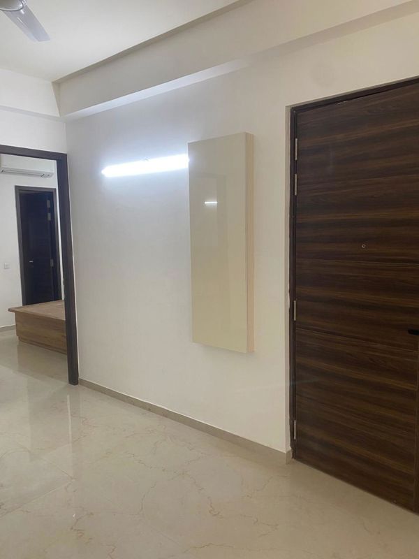 2 BHK for rent in Sector 61, Gurugram — semi-furnished — 1100 sq.ft — Smart World Orchard