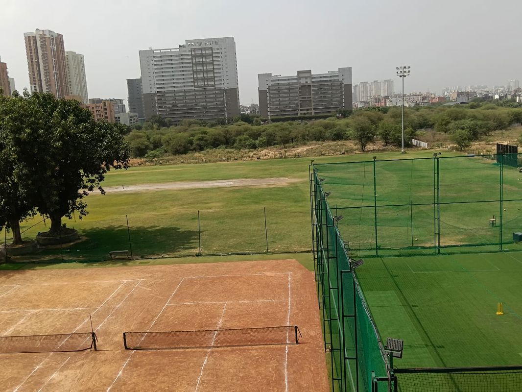 2 BHK for rent in Sector 61, Gurugram — semi-furnished — 1300 sq.ft — Smart World Orchard