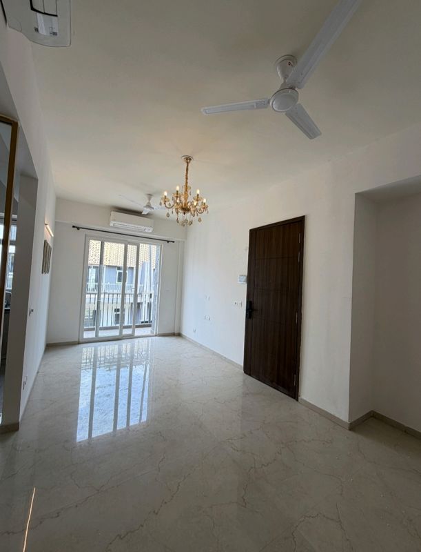 2 BHK for rent in Sector 61, Gurugram — semi-furnished — 1150 sq.ft — Smart World Orchard