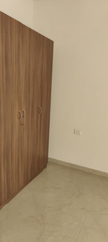 2 BHK for rent in Sector 61, Gurugram — semi-furnished — 1150 sq.ft — Smart World Orchard