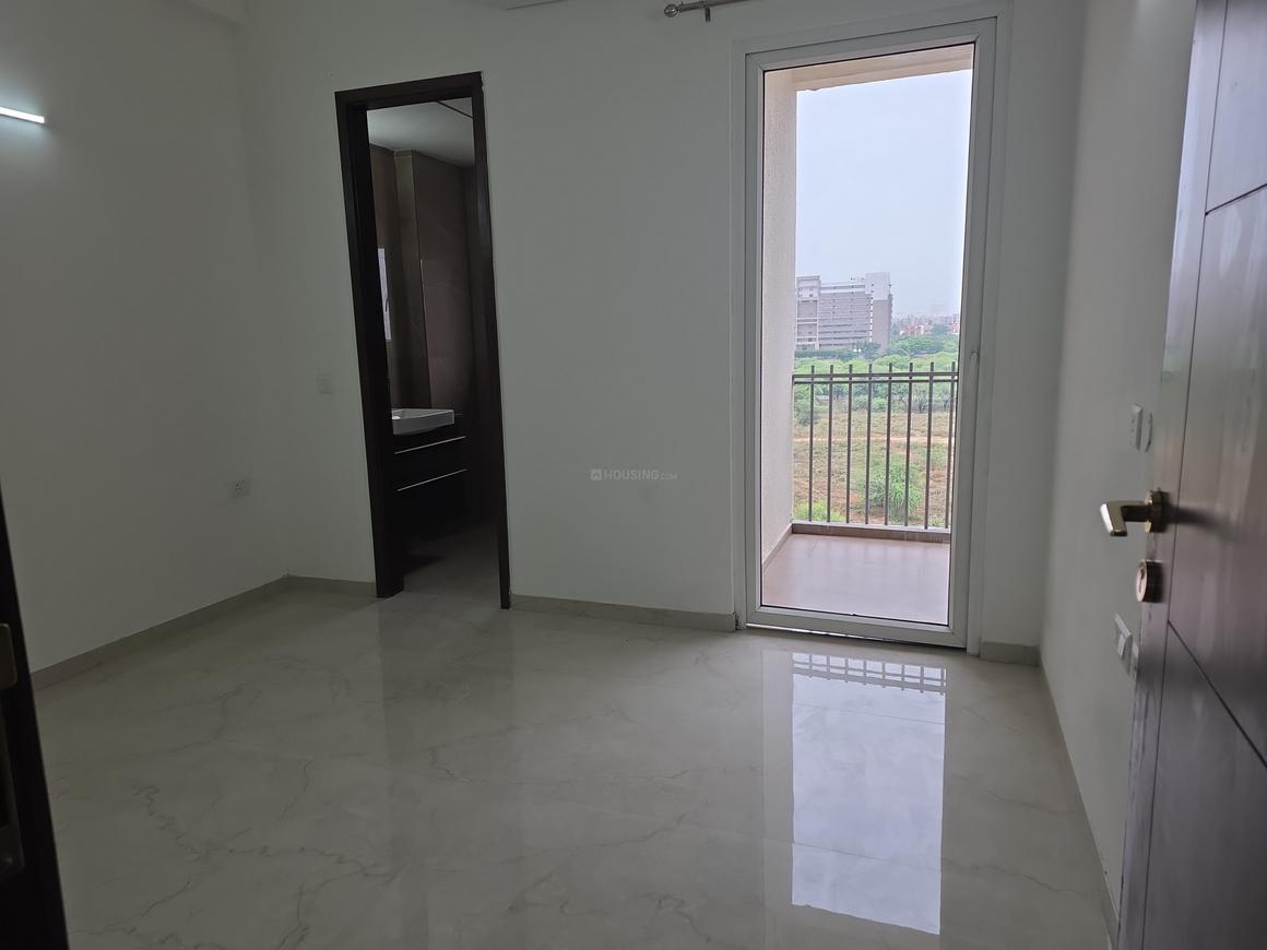 2 BHK for rent in Sector 61, Gurugram — semi-furnished — 1250 sq.ft — Smartworld Orchard