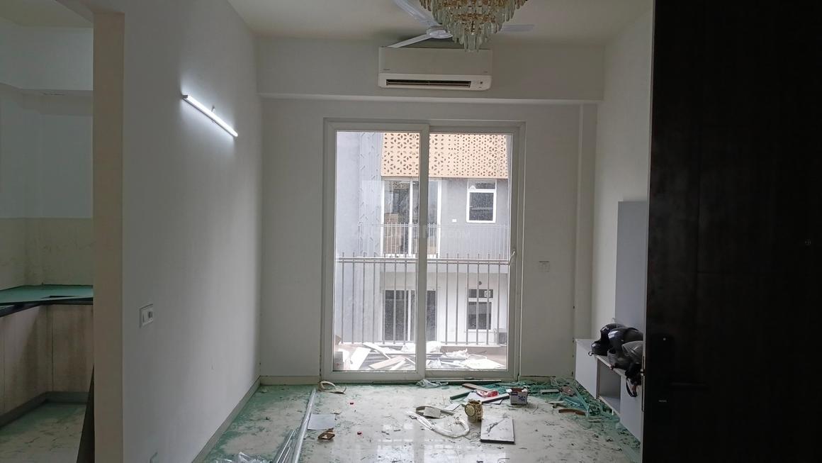 2 BHK for rent in Sector 61, Gurugram — semi-furnished — 1250 sq.ft — Smartworld Orchard