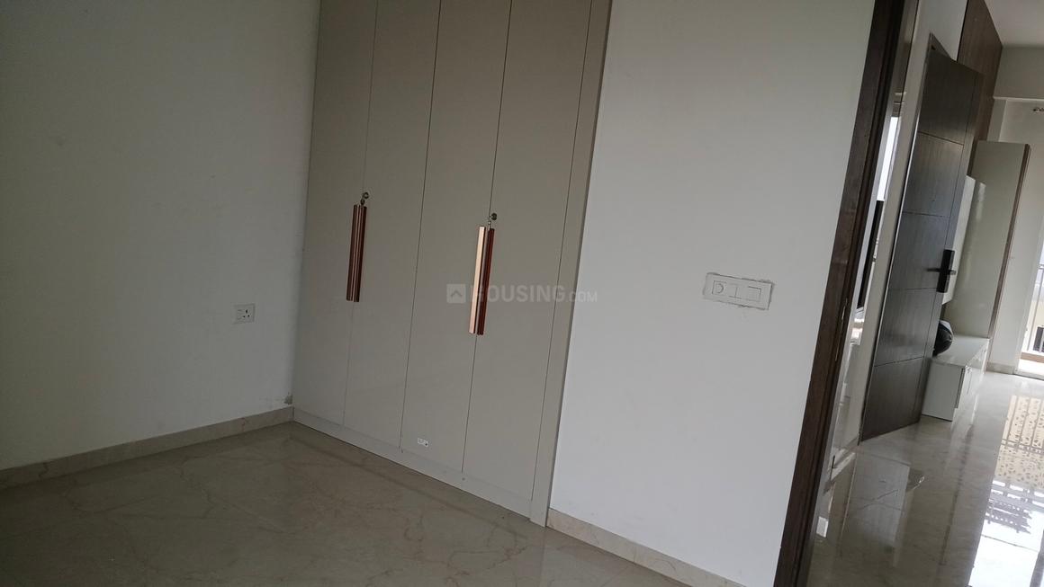 2 BHK for rent in Sector 61, Gurugram — semi-furnished — 1230 sq.ft — Smartworld Orchard