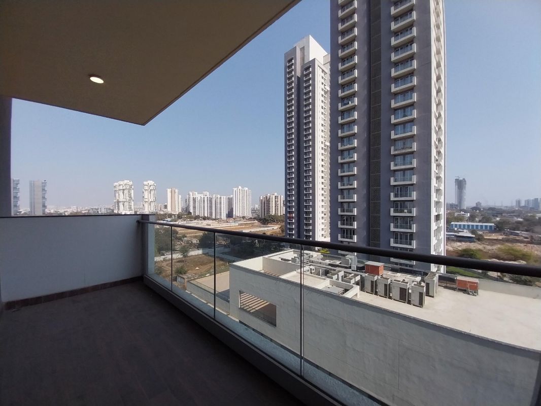 2 BHK for rent in Sector 62, Gurugram — furnished — 1450 sq.ft — Emaar Amaris