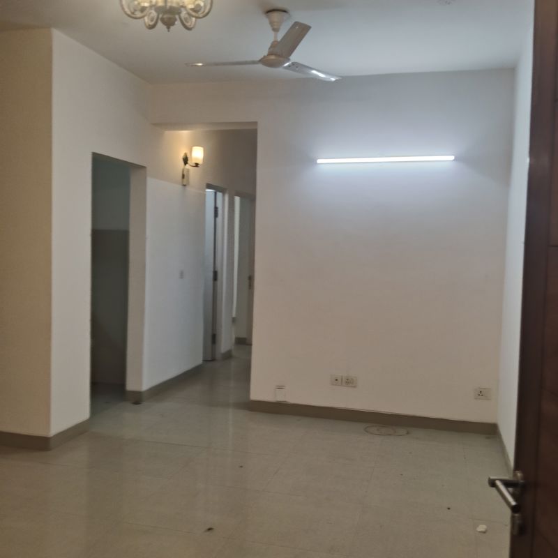 2 BHK for rent in Sector 65, Gurugram — semi-furnished — 1020 sq.ft — Emaar Emerald Estate