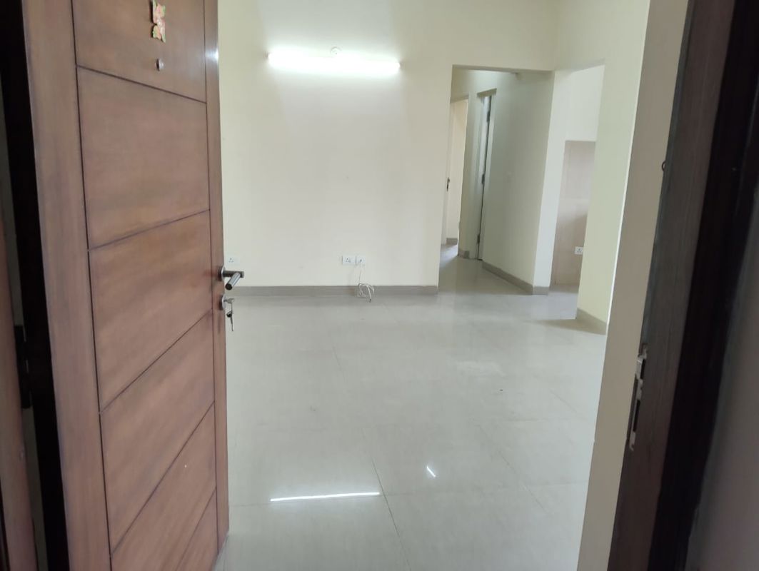 2 BHK for rent in Sector 65, Gurugram — semi-furnished — 1020 sq.ft — Emaar Emerald Estate