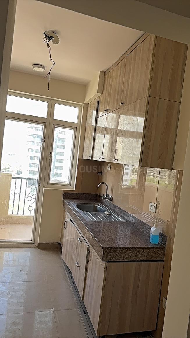 2 BHK for rent in Sector 65, Gurugram — semi-furnished — 1020 sq.ft — Emaar Emerald Estate