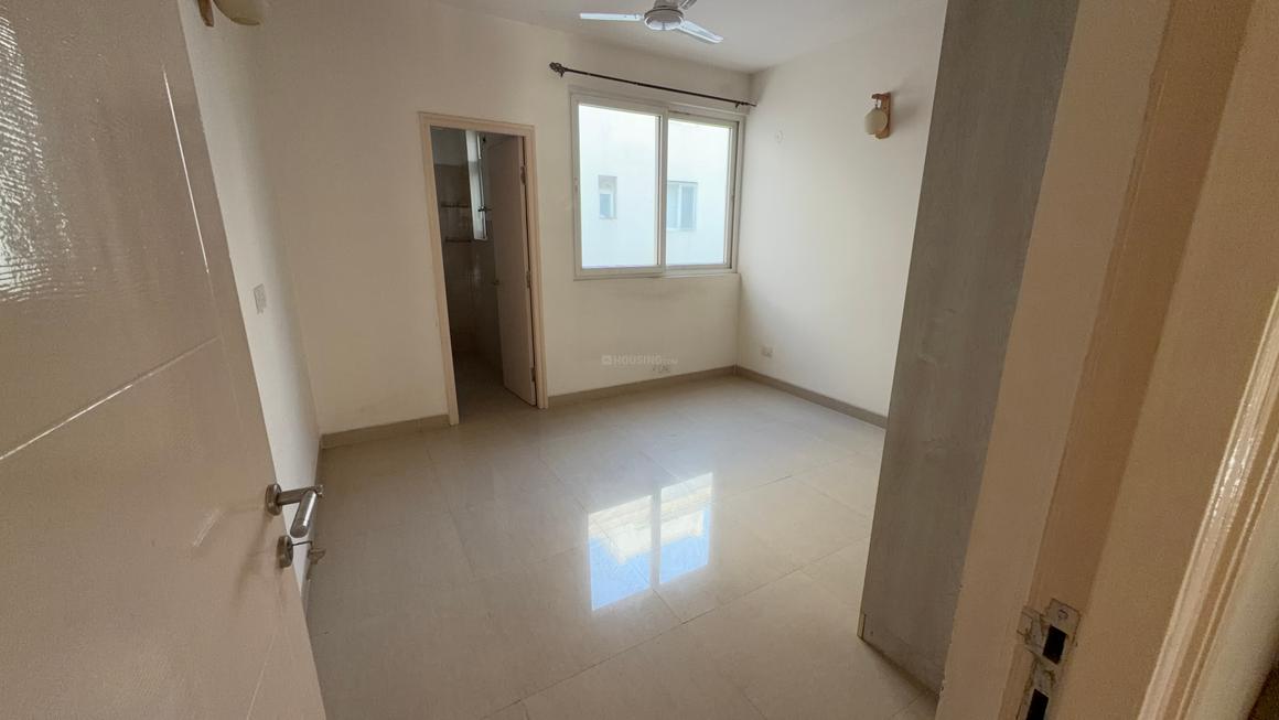 2 BHK for rent in Sector 65, Gurugram — semi-furnished — 1010 sq.ft — Emaar Emerald Estate