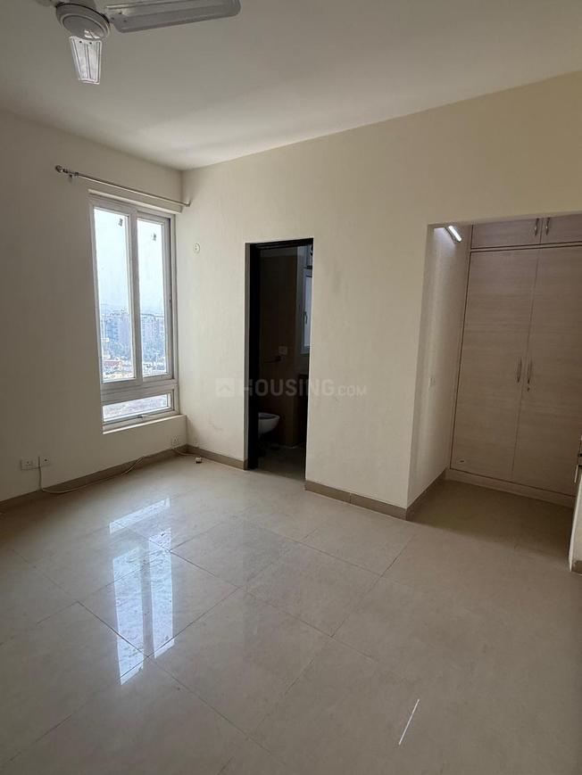 2 BHK for rent in Sector 65, Gurugram — semi-furnished — 910 sq.ft — Emaar Emerald Estate