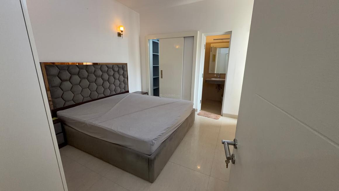 2 BHK for rent in Sector 65, Gurugram — semi-furnished — 1000 sq.ft — Emaar Emerald Estate