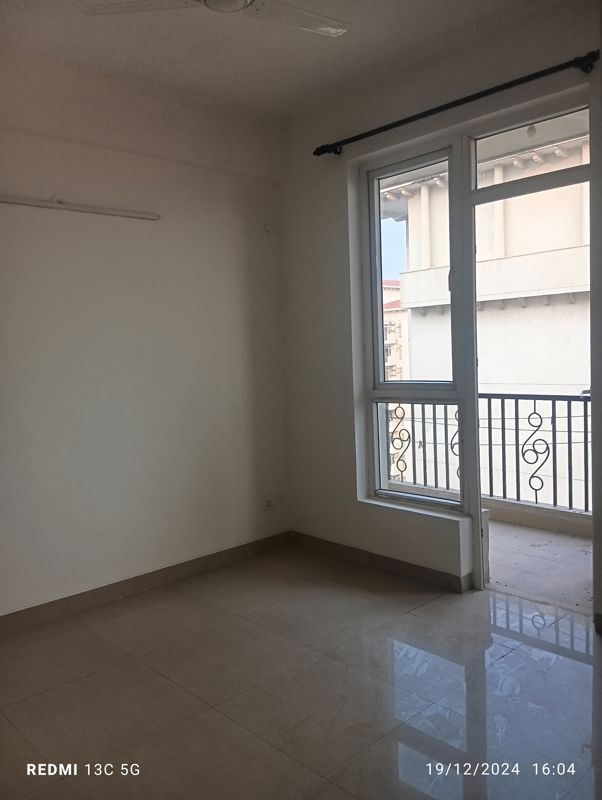 2 BHK for rent in Sector 65, Gurugram — semi-furnished — 1020 sq.ft — Emaar Emerald Estate