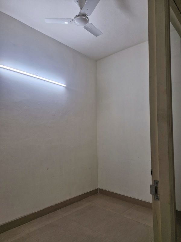 2 BHK for rent in Sector 65, Gurugram — semi-furnished — 1020 sq.ft — Emaar Emerald Estate