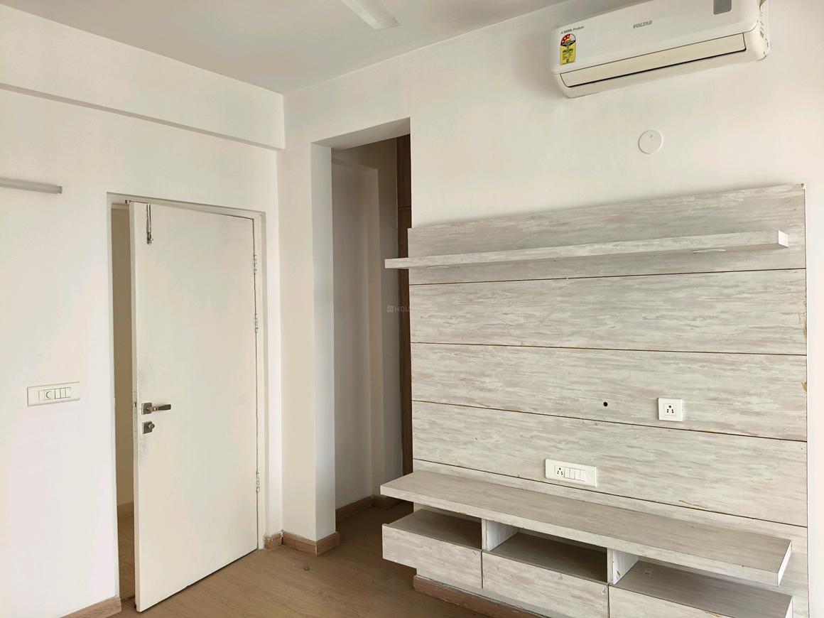 2 BHK for rent in Sector 66, Gurugram — semi-furnished — 1120 sq.ft — Emaar MGF The Palm Drive