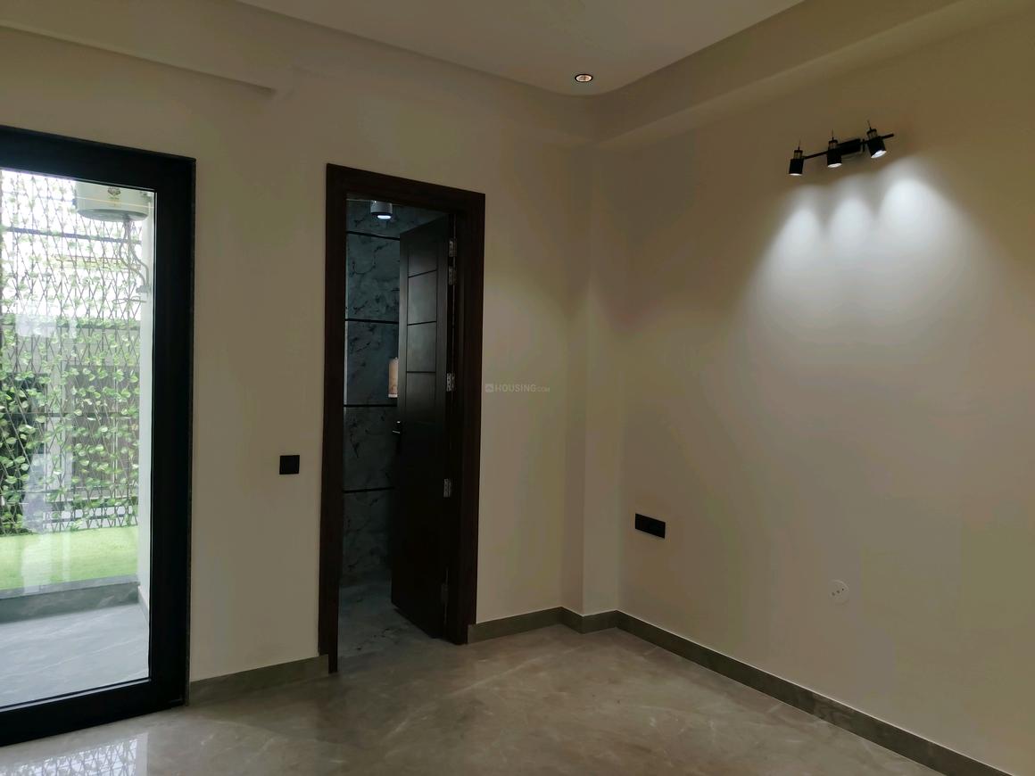 2 BHK for rent in Sector 66, Gurugram — semi-furnished — 1900 sq.ft — Ireo Uptown