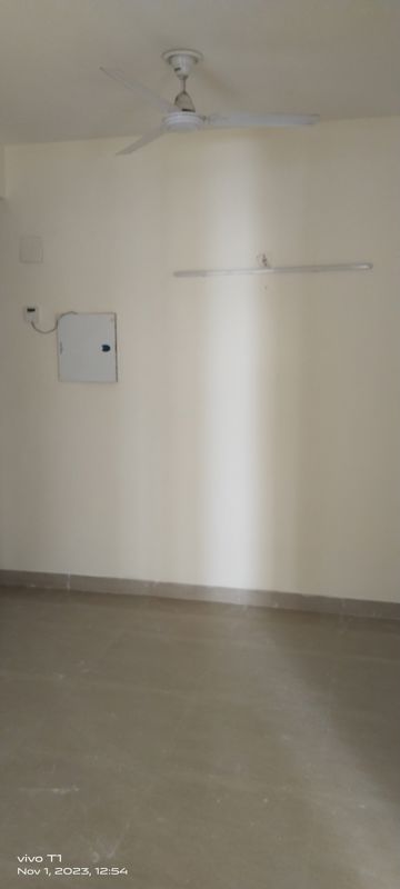 2 BHK for rent in Sector 67, Gurugram — semi-furnished — 800 sq.ft — Shree Vardhman Mantra