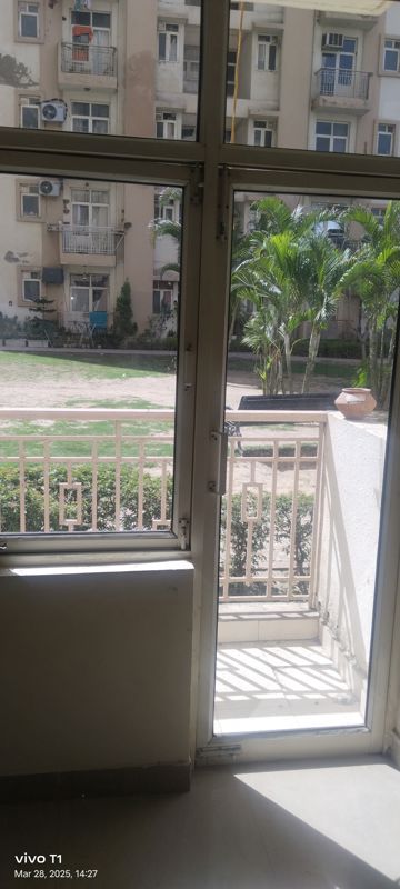 2 BHK for rent in Sector 67, Gurugram — semi-furnished — 800 sq.ft — Shree Vardhman Mantra