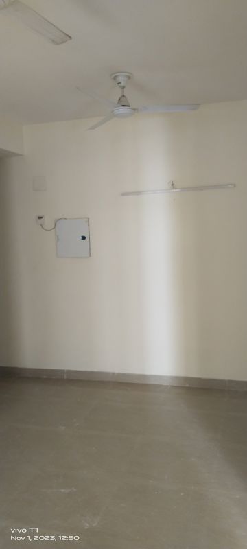 2 BHK for rent in Sector 67, Gurugram — semi-furnished — 800 sq.ft — Shree Vardhman Mantra