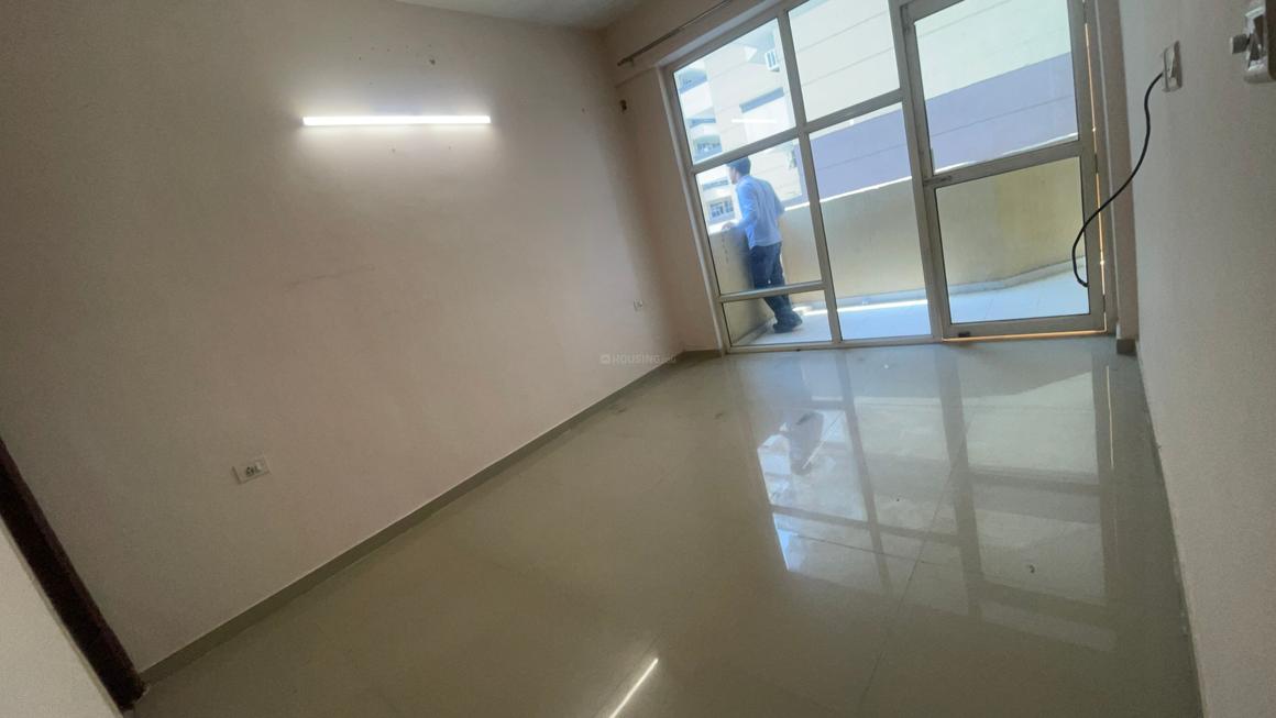 2 BHK for rent in Sector 67, Gurugram — unfurnished — 900 sq.ft — Pyramid Urban 67A