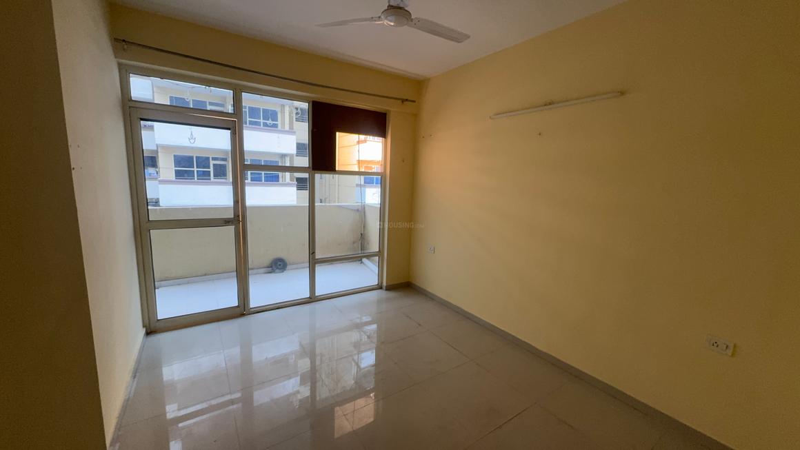 2 BHK for rent in Sector 67, Gurugram — unfurnished — 900 sq.ft — Pyramid Urban 67A