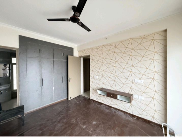 2 BHK for rent in Sector 68, Gurugram — semi-furnished — 865 sq.ft — Pareena Micasa