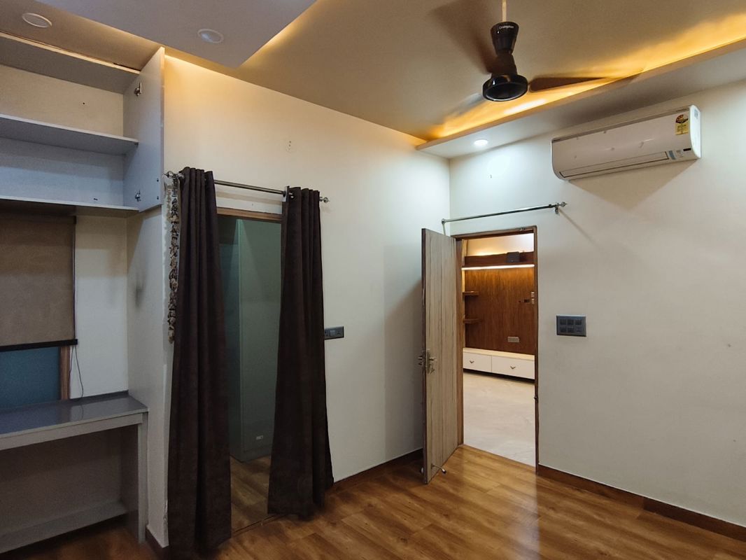 2 BHK for rent in Sector 69, Gurugram — semi-furnished — 1500 sq.ft — Surendra Avenue 69
