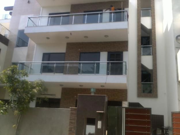 2 BHK for rent in Sector 7, Gurugram — semi-furnished — 1026 sq.ft