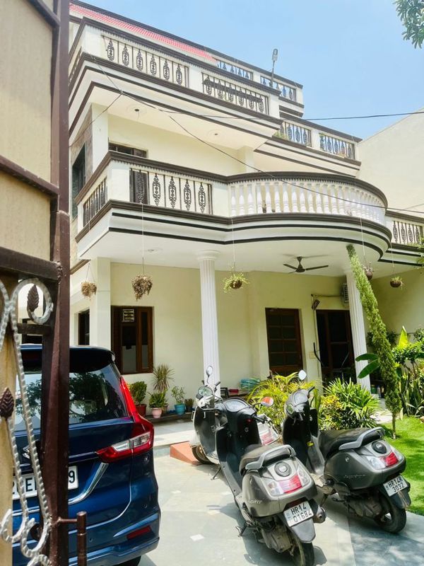2 BHK for rent in Sector 7, Gurugram — semi-furnished — 1465 sq.ft