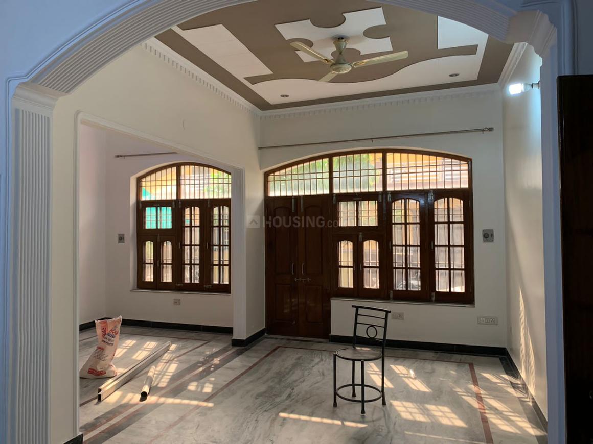 2 BHK for rent in Sector 7, Gurugram — semi-furnished — 1424 sq.ft