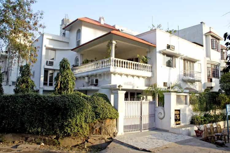 2 BHK for rent in Sector 7, Gurugram — semi-furnished — 1811 sq.ft