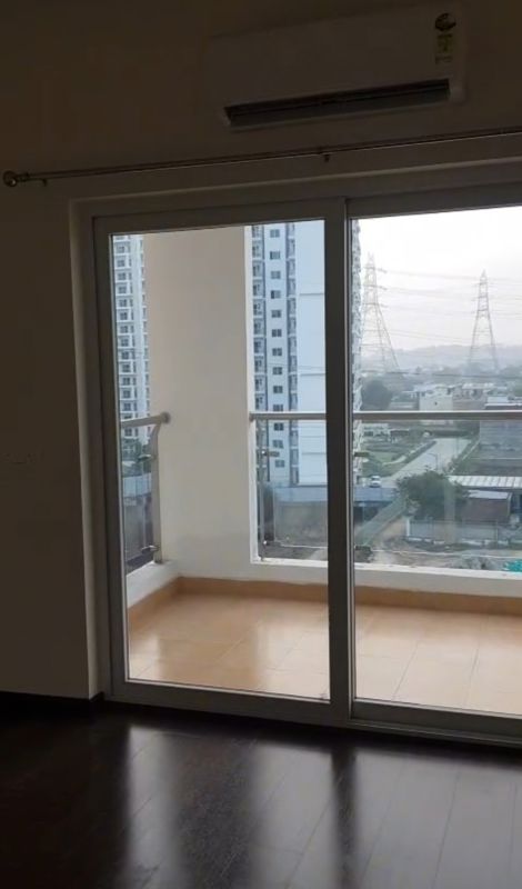 2 BHK for rent in Sector 70, Gurugram — semi-furnished — 1350 sq.ft — Shree Vardhman Victoria