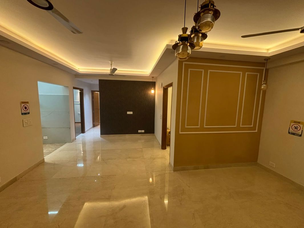 2 BHK for rent in Sector 70, Gurugram — semi-furnished — 1350 sq.ft — Shree Vardhman Victoria