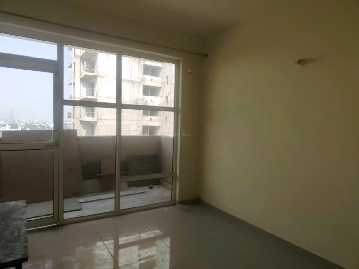 2 BHK for rent in Sector 76, Gurugram — semi-furnished — 698 sq.ft — Pyramid Pride