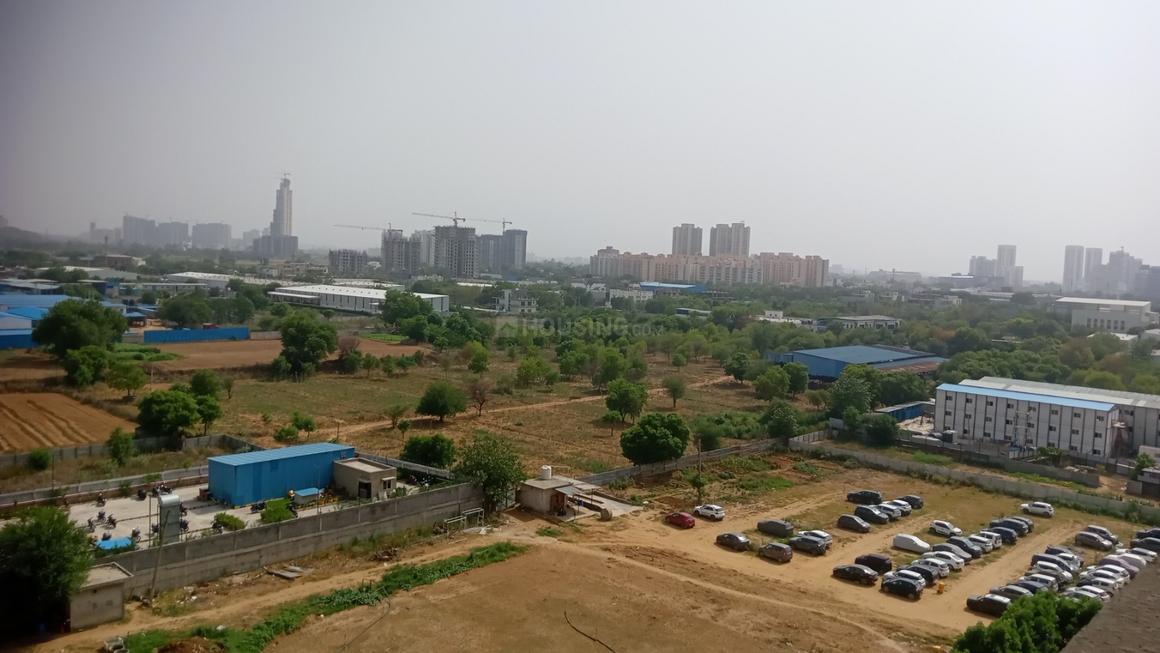 2 BHK for rent in Sector 76, Gurugram — unfurnished — 1200 sq.ft — Pyramid Pride