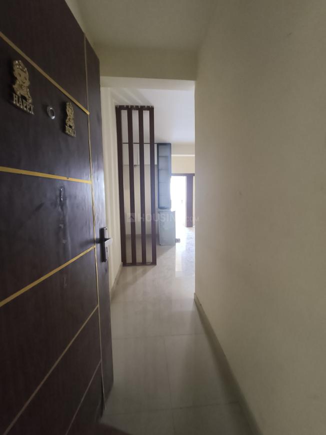 2 BHK for rent in Sector 76, Gurugram — semi-furnished — 650 sq.ft — Pyramid Pride