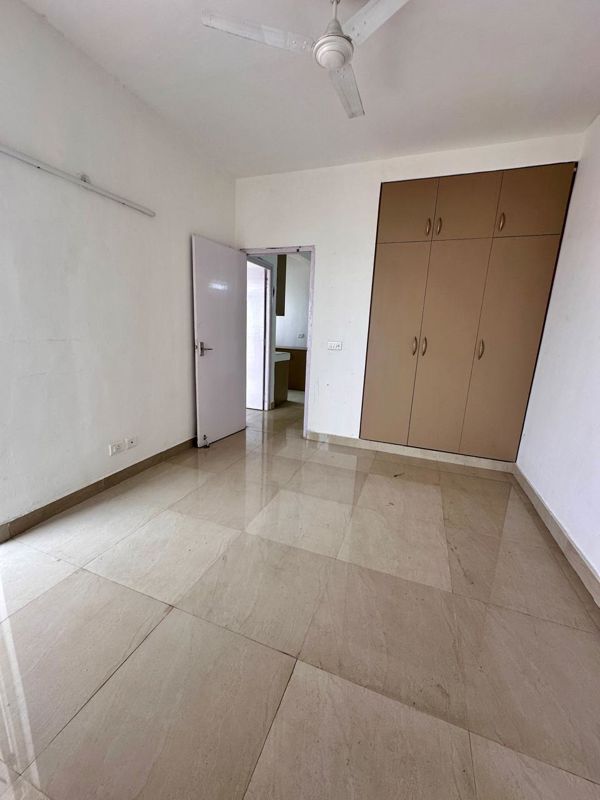 2 BHK for rent in Sector 76, Gurugram — semi-furnished — 582 sq.ft — Suncity Avenue 76