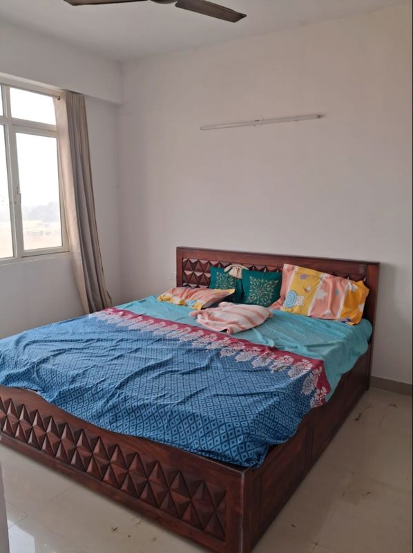 2 BHK for rent in Sector 76, Gurugram — semi-furnished — 582 sq.ft — Suncity Avenue 76