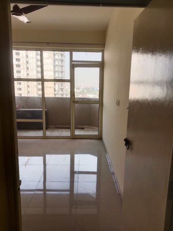 2 BHK for rent in Sector 76, Gurugram — semi-furnished — 680 sq.ft — Pyramid Pride
