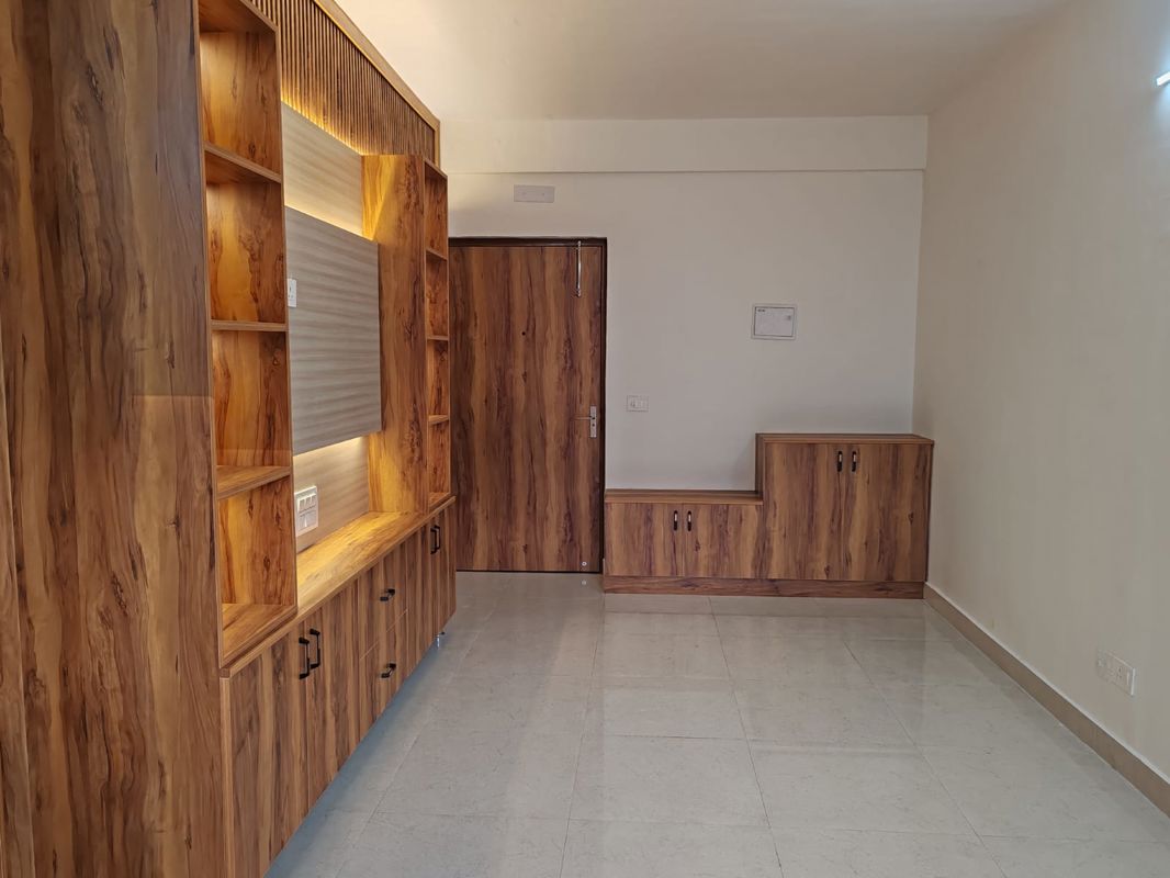 2 BHK for rent in Sector 81, Gurugram — semi-furnished — 1100 sq.ft — Signature Global City 81