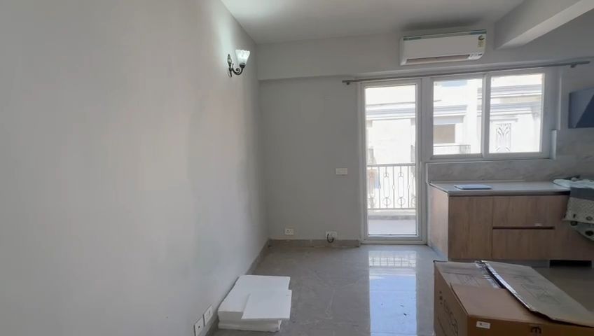 2 BHK for rent in Sector 81, Gurugram — semi-furnished — 1100 sq.ft — Signature Global City 81