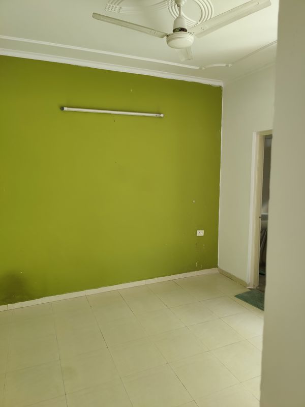 2 BHK for rent in Sector 82, Gurugram — semi-furnished — 926 sq.ft — Vatika India Next