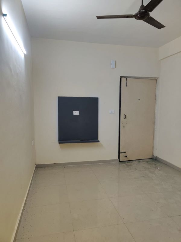 2 BHK for rent in Sector 85, Gurugram — semi-furnished — 625 sq.ft — Pyramid Heights