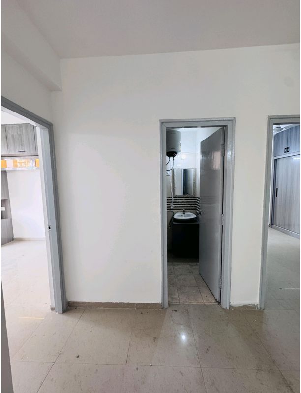 2 BHK for rent in Sector 90, Gurugram — semi-furnished — 700 sq.ft — Shree Vardhman Green Court