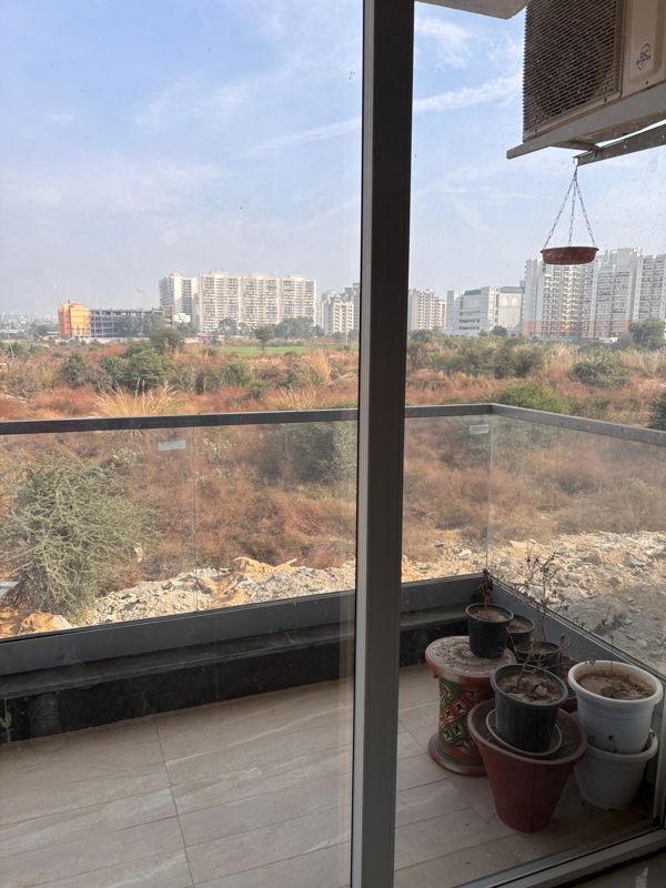 2 BHK for rent in Sector 92, Gurugram — semi-furnished — 959 sq.ft — Signature Global City 92