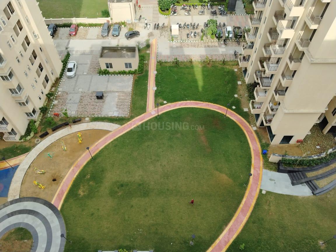 2 BHK for rent in Sector 93, Gurugram — semi-furnished — 800 sq.ft — Signature Global Orchard Avenue